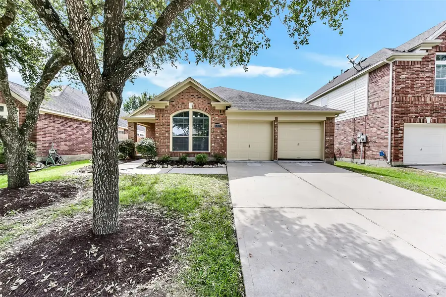 2024 Shore Breeze Drive, Pearland, TX 77584 - Image #3