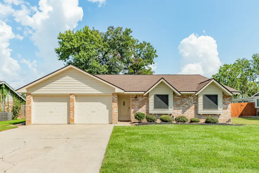 528 Daffodil Street, Lake Jackson, TX 77566 - #2