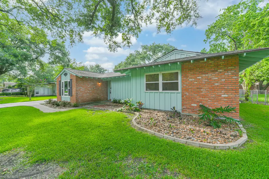 10251 Old Orchard Road, La Porte, TX 77571 - Image #3