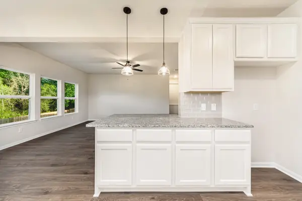 233 Crestview Drive, West Columbia, TX 77486