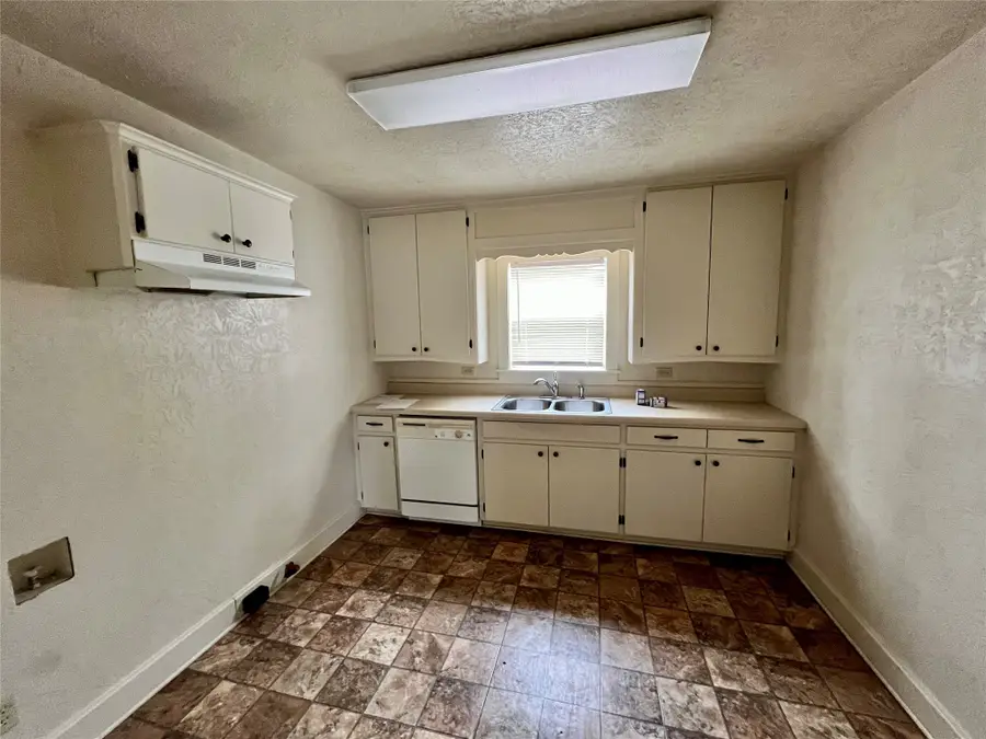 502 W Third Street, Brenham, TX 77833 - Image #3