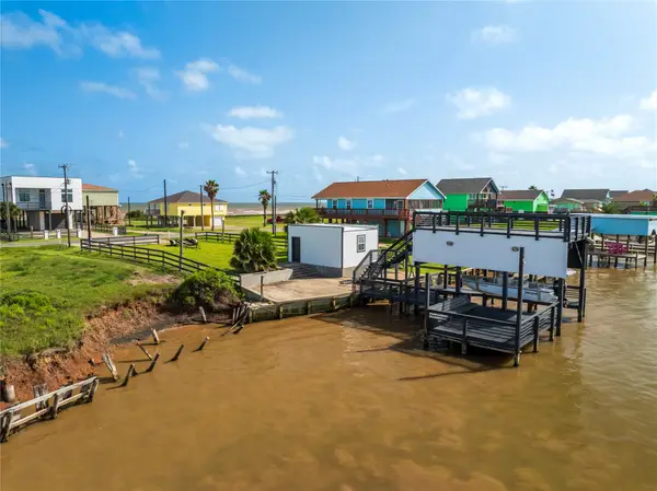 1401 County Road 230, Bay City, TX 77414