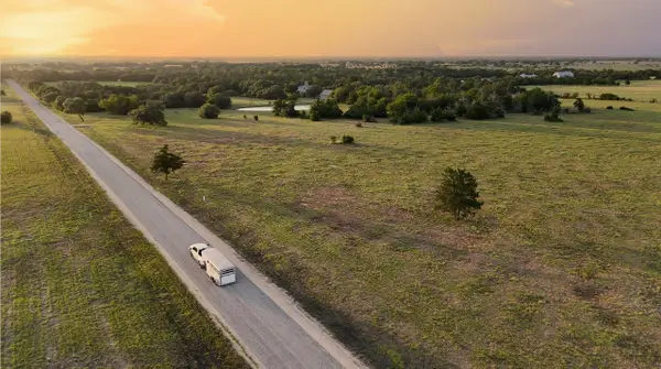8 Round Top Farms Drive, Round Top, TX 78954