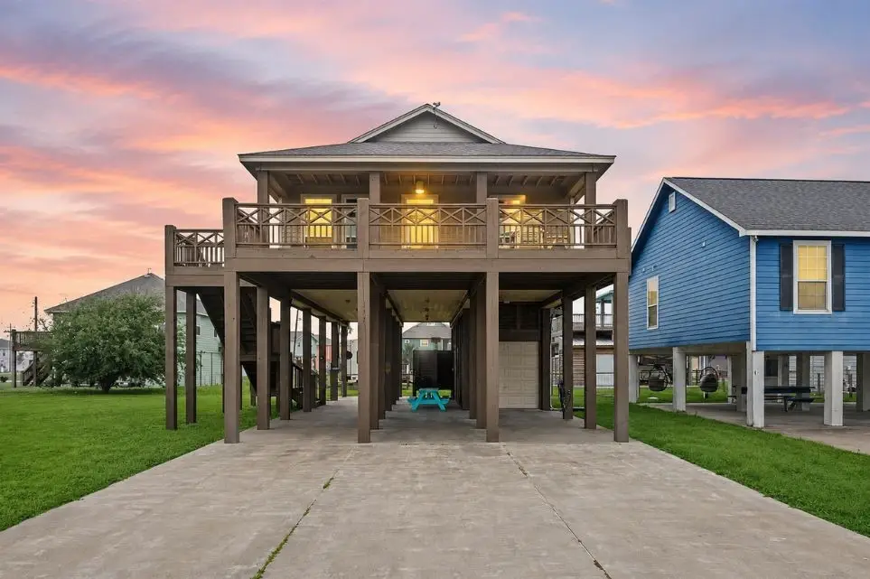 977 Clara Street, Crystal Beach, TX 77650 - #1