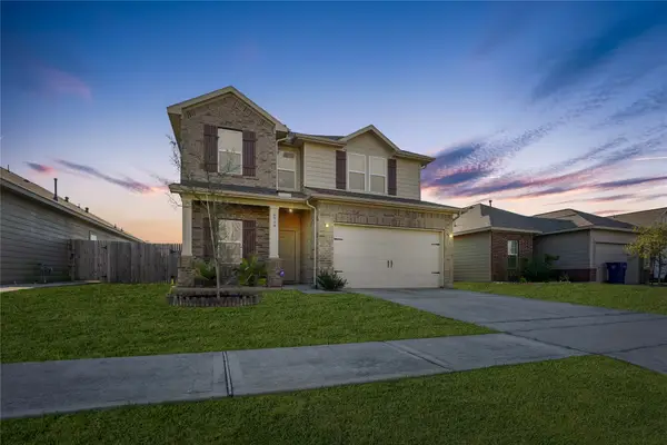 6939 Hazelnut Lane, Baytown, TX 77521