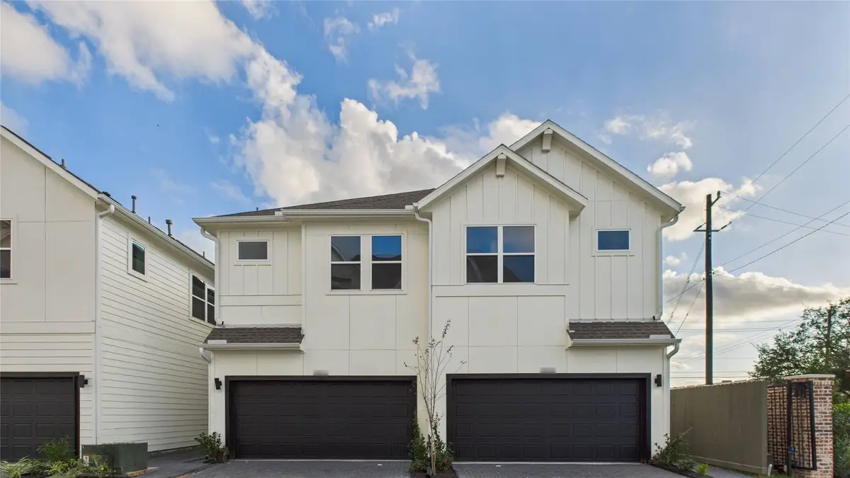 3925 Willowbend Point, Houston, TX 77025 - Image #1