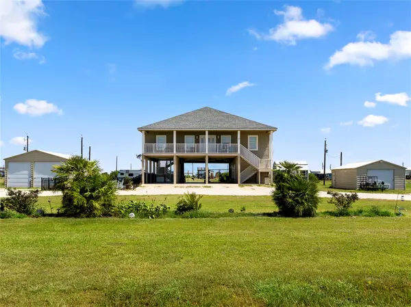 213 Porpoise Dr Drive, Palacios, TX 77465