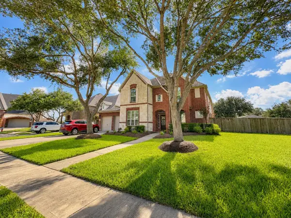 5530 Green Meadow Court, League City, TX 77573