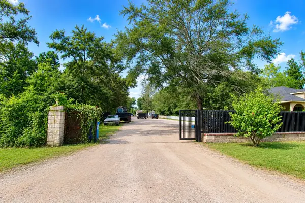 2111 County Road 3405, Cleveland, TX 77327