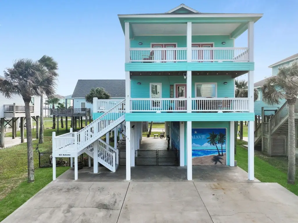 931 Bahama Drive, Crystal Beach, TX 77650 - #1