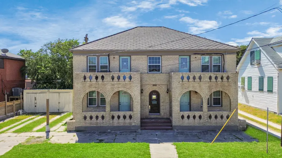 915 8th Street, Galveston, TX 77550 - #2