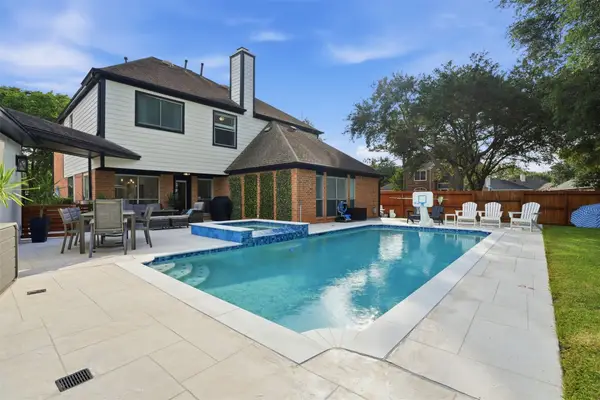 109 Laguna Pointe Drive, League City, TX 77573