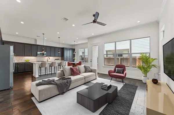 8806 Hollywood Garden Lane Lane, Houston, TX 77080
