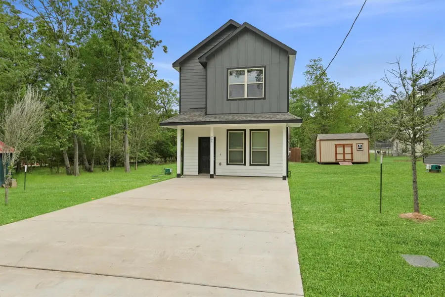 705 Little River Drive, Montgomery, TX 77316 - Image #2