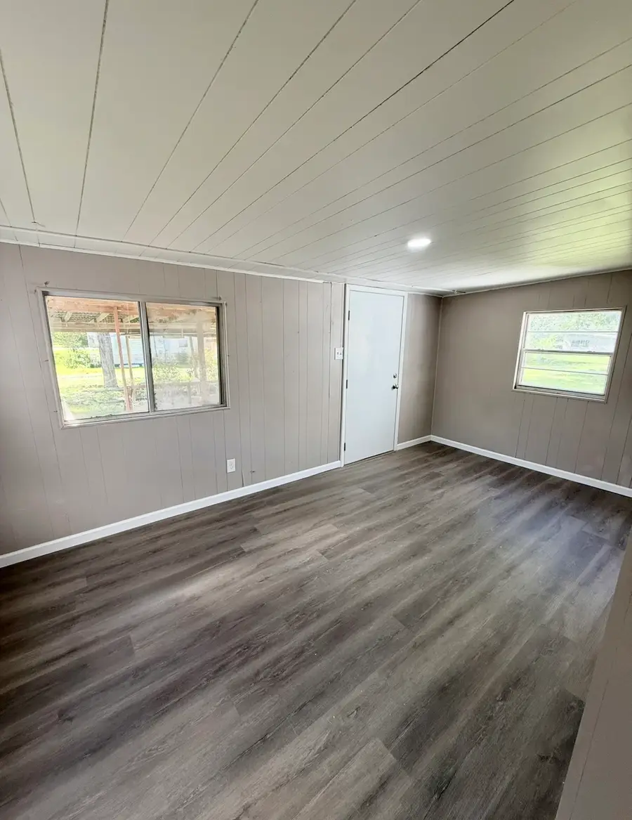 377 Avenue H, Markham, TX 77456 - #2