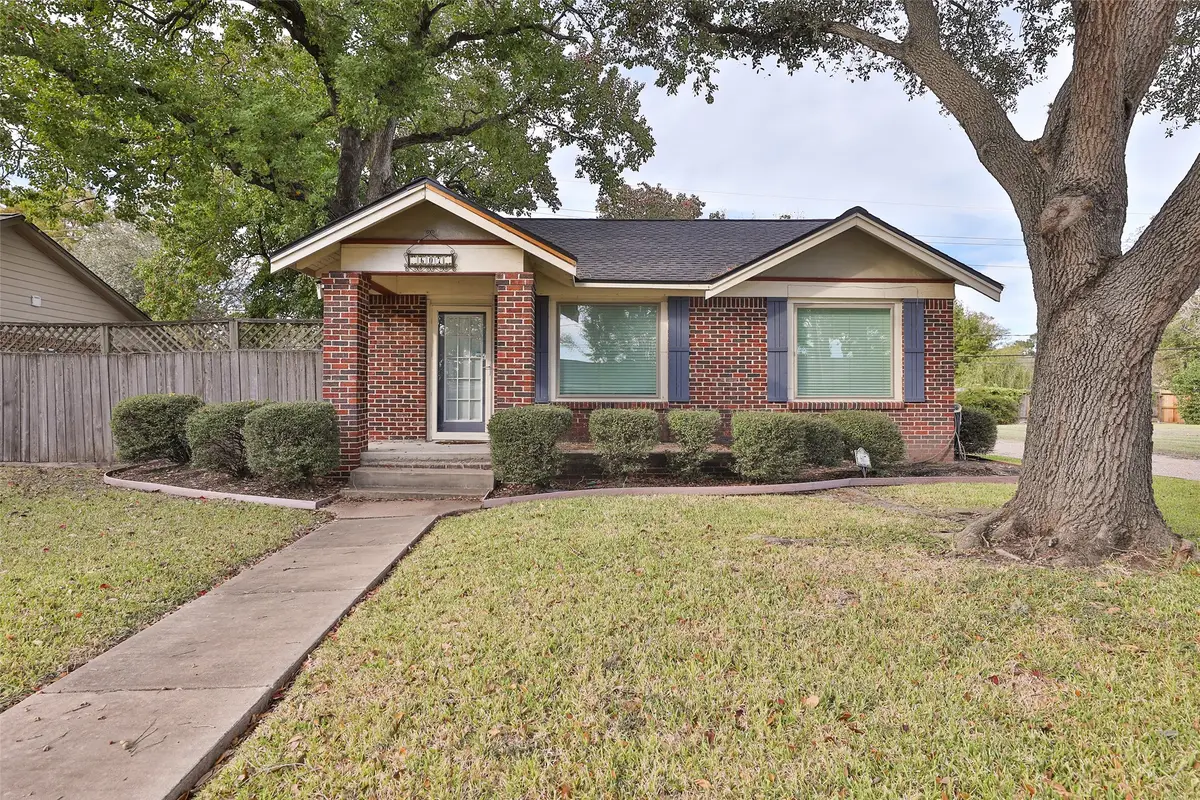607 Lakeview Drive, Sugar Land, TX 77498 - Image #1