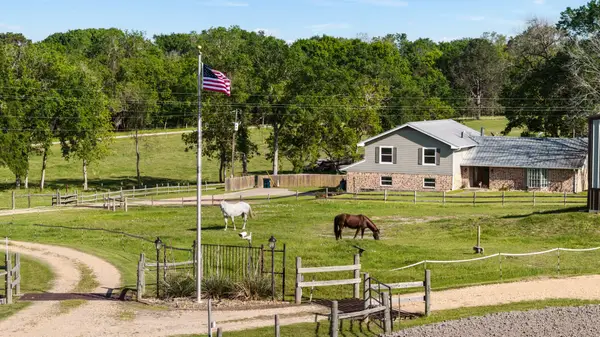 2355 Jackson League Circle, Brenham, TX 77833