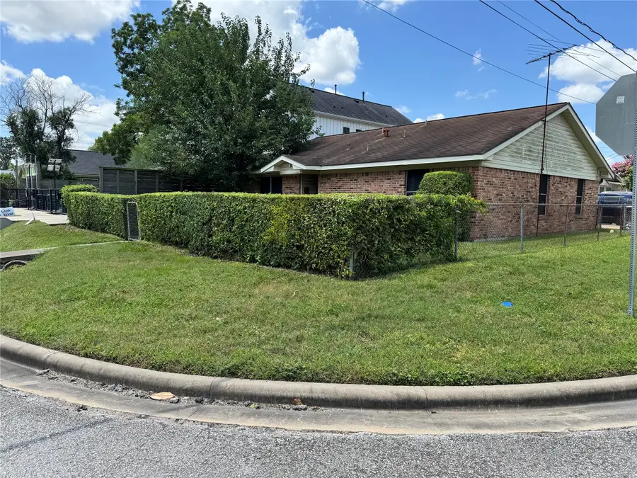 4511 Chapman Street, Houston, TX 77009 - #3