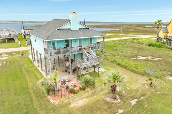 4710 Bayshore Drive, Freeport, TX 77541