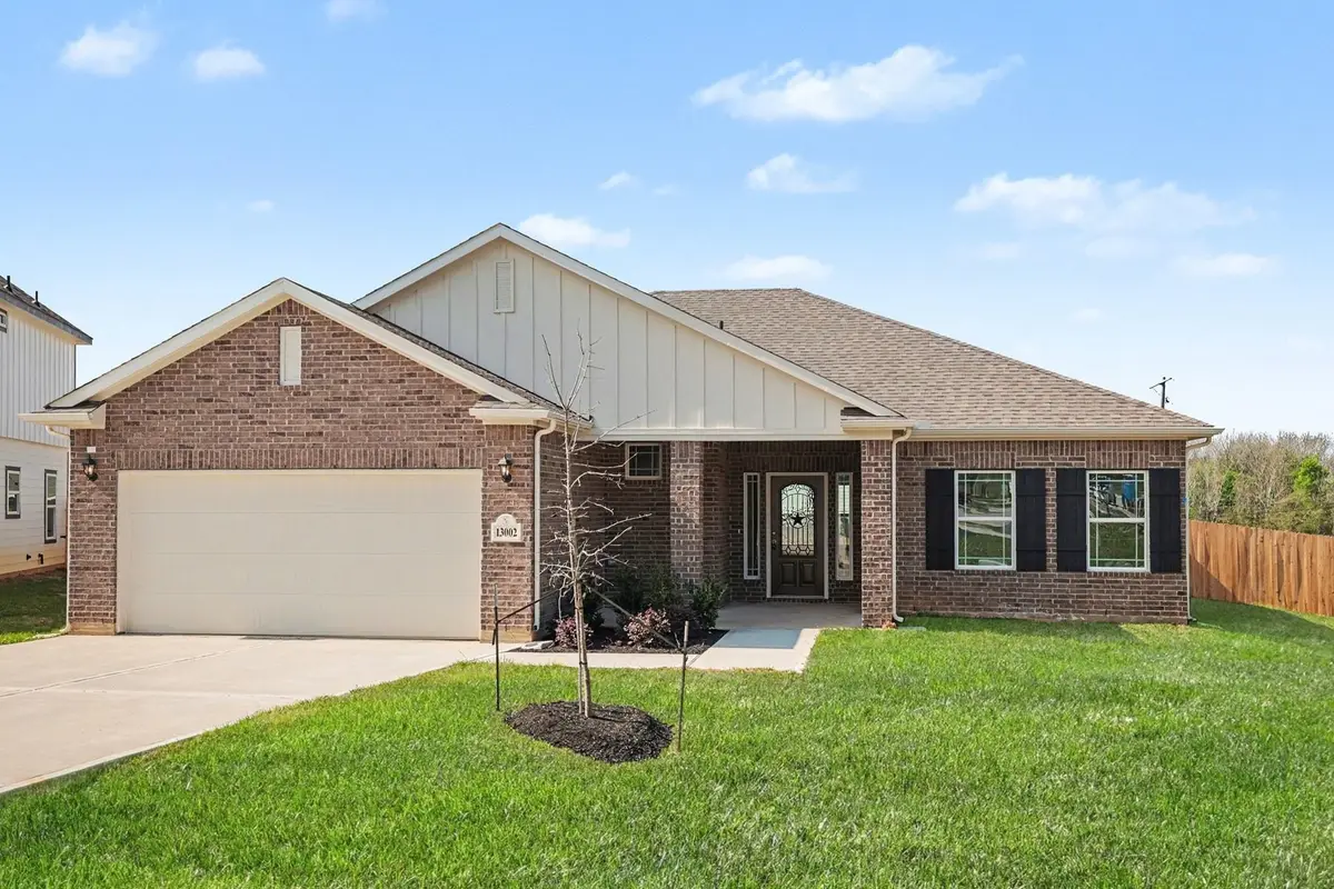12400 Hackberry Dr, Willis, TX 77318 - #1