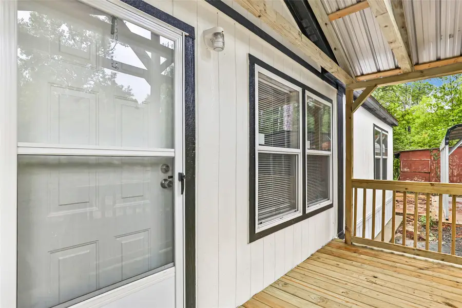 732 Lake Camelot Circle, Ivanhoe, TX 75979 - Image #3