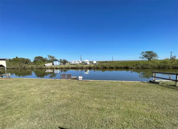 188-189 County Road 299 Heron, Sargent, TX 77414