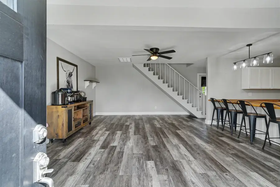 9406 Avenue E E, Liverpool, TX 77577 - #2