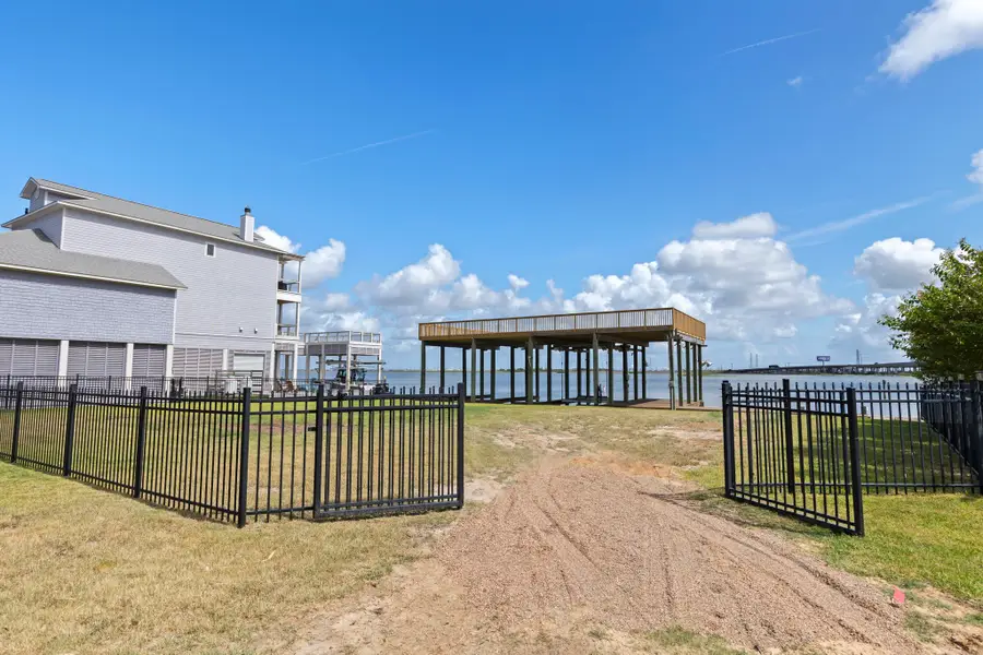 414 Jeanie Lynne Circle, Tiki Island, TX 77554 - #3