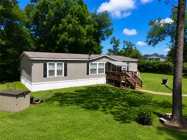 18416 Herrington Road, Algoa, TX 77511