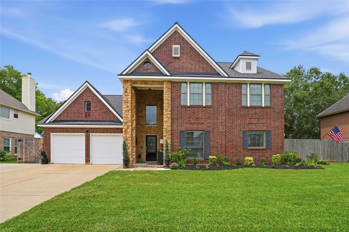 1501 W Castlewood Avenue, Friendswood, TX 77546 - #1