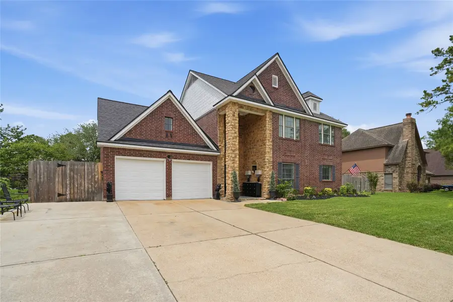 1501 W Castlewood Avenue, Friendswood, TX 77546 - #2