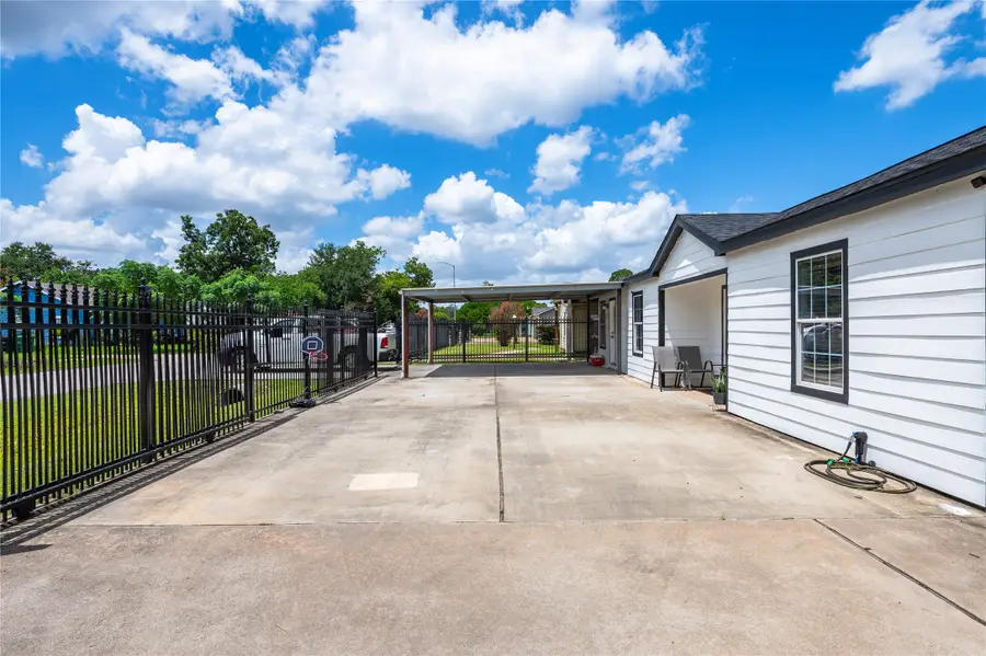 233 E Sunnyside Street, Houston, TX 77076 - #3