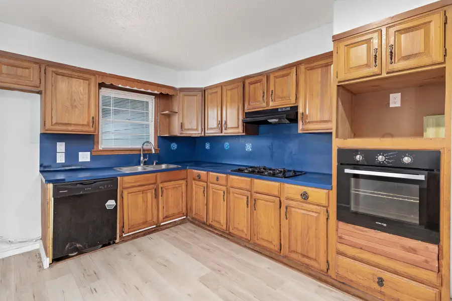 2413 Mckee Drive, Orange, TX 77630 - Image #2