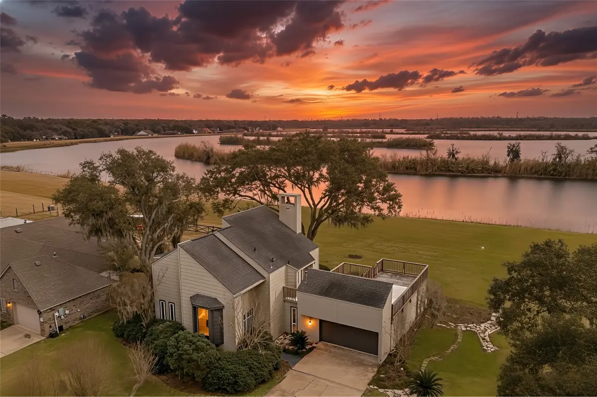 2194 Twin Lakes Boulevard, West Columbia, TX 77486 - #1