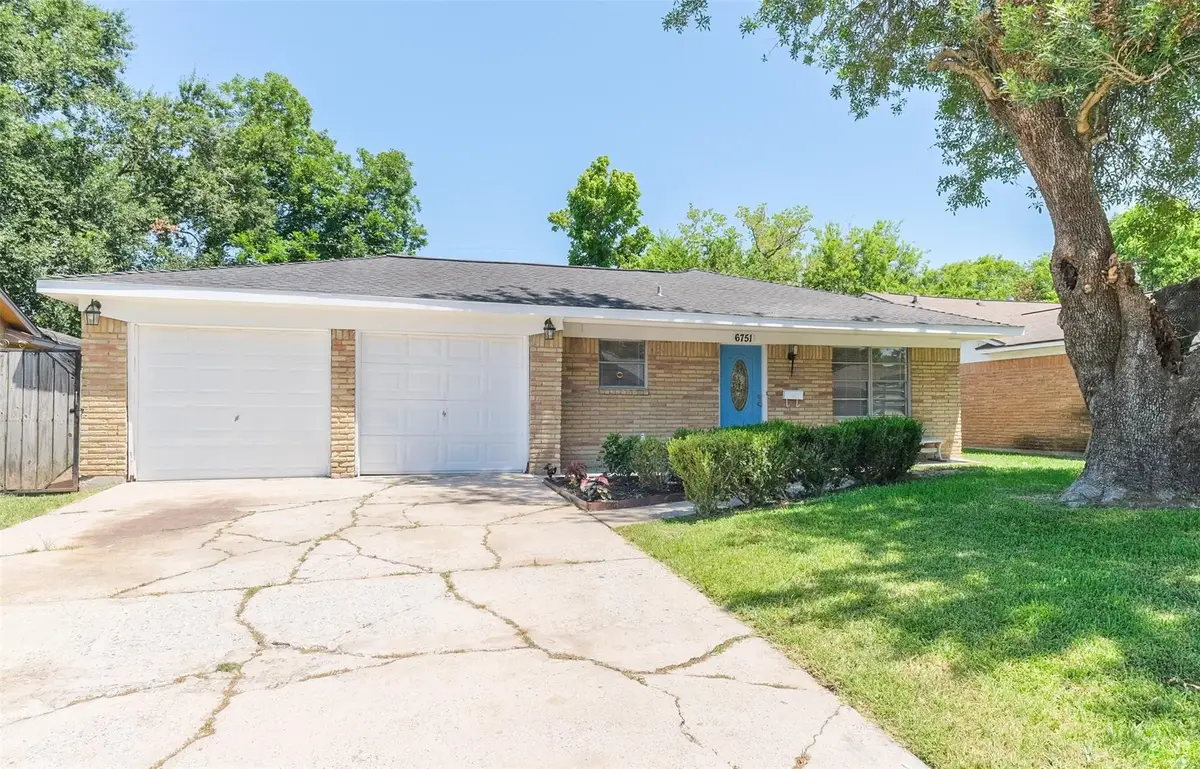 6751 Richwood Road, Houston, TX 77087 - Image #1