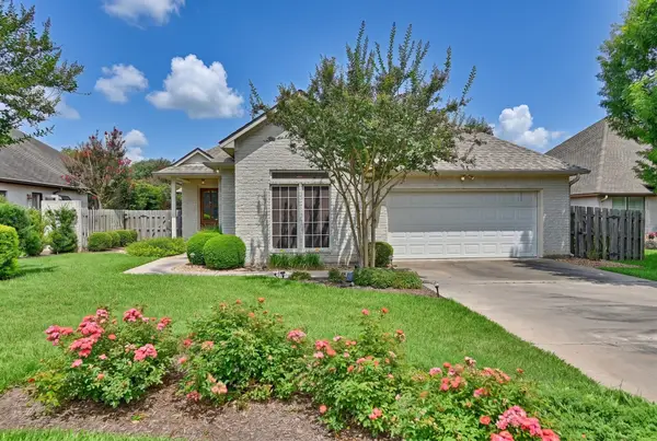 2424 Dillon Street, Brenham, TX 77833