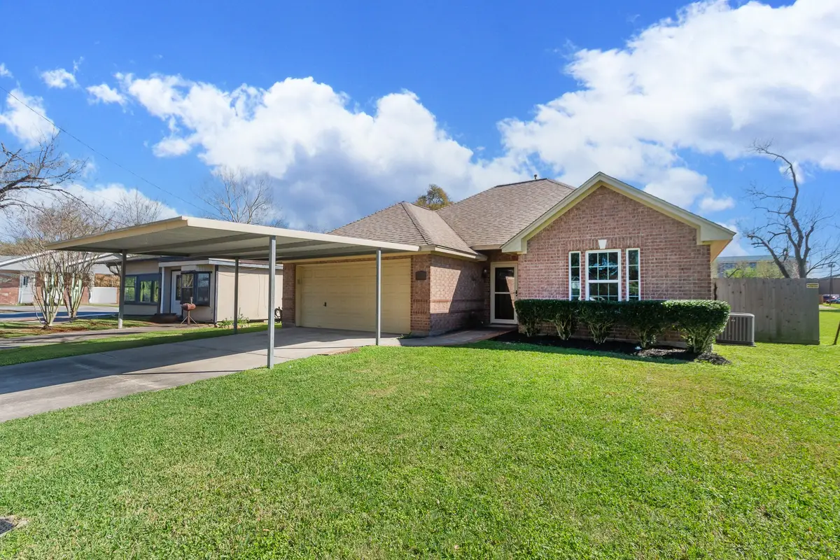 118 E 10th Street, Deer Park, TX 77536 - #1