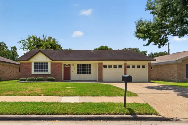 2809 3rd Avenue N, Texas City, TX 77590