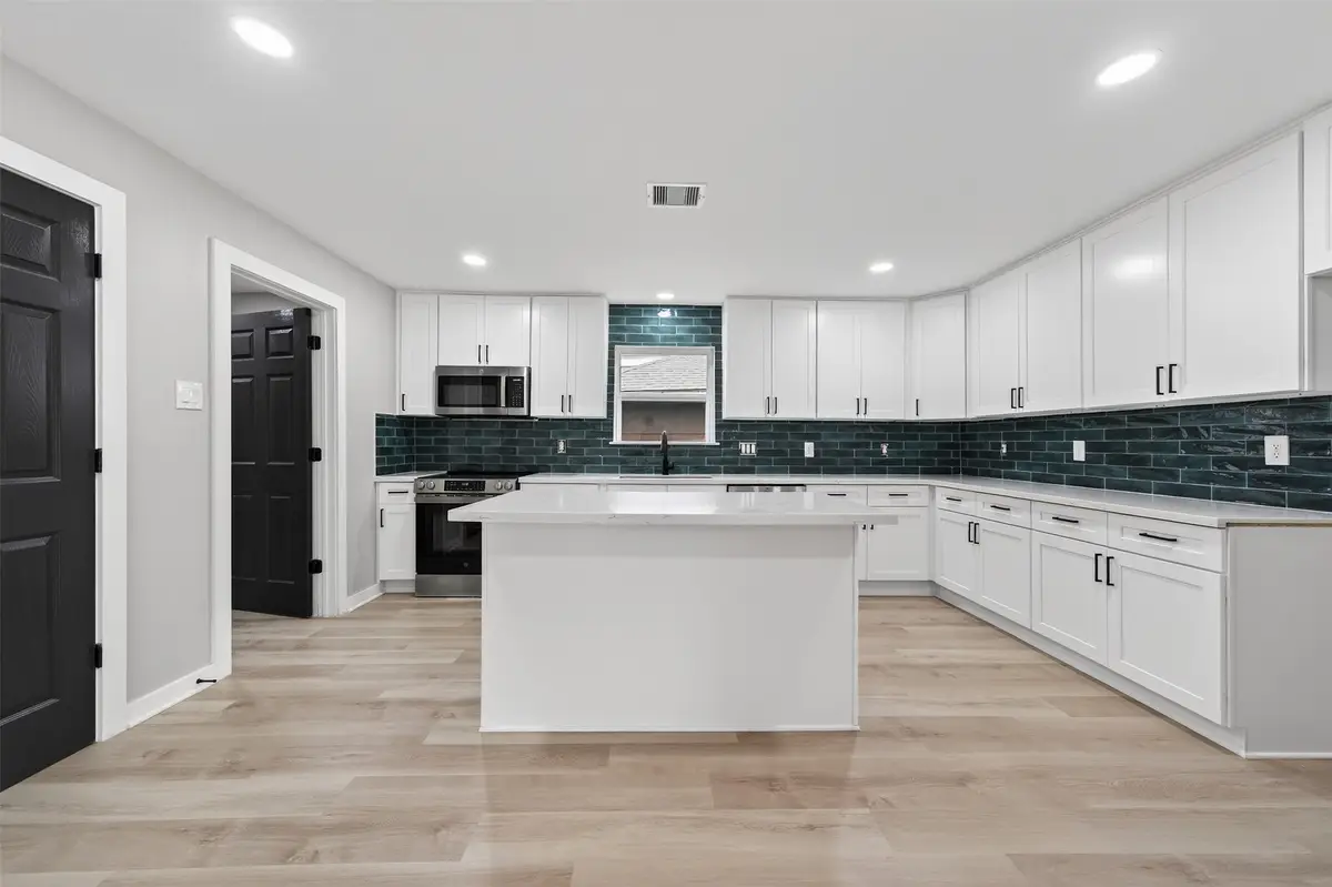 6026 Ridgeway Drive, Houston, TX 77033 - #1