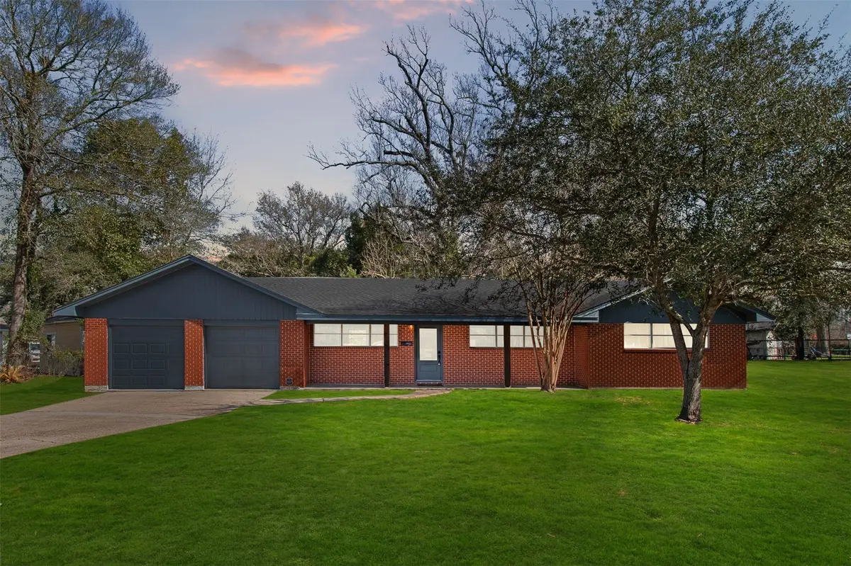 436 S Inwood Drive, Bridge City, TX 77611 - Image #1