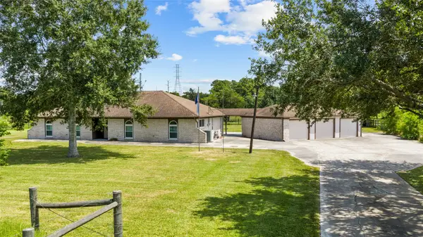 2915 Cemetery Road, Santa Fe, TX 77517
