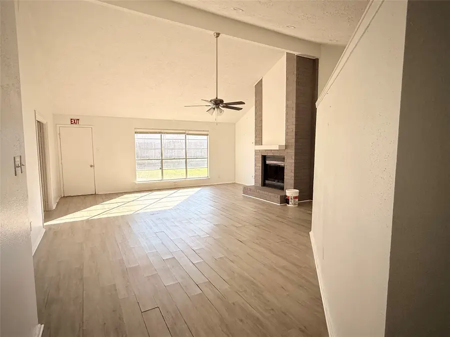 8203 Lone Quail Drive, Stafford Missouri City, TX 77489 - Image #2