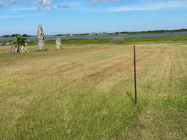 1140 E Bayshore, Palacios, TX 77465 - #3