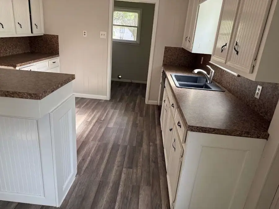 201 Smith Street, Clute, TX 77531 - Image #3