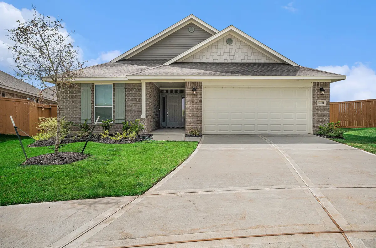 13544 Diamond Reef Lane, Texas City, TX 77568 - Image #1