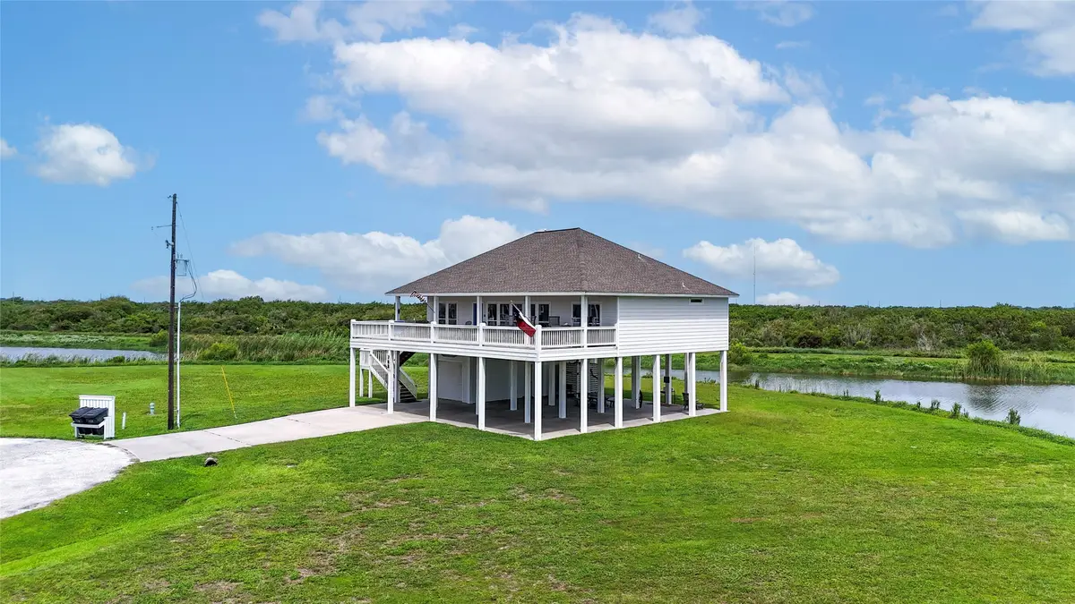 708 Cameron Circle, Crystal Beach, TX 77650 - #1