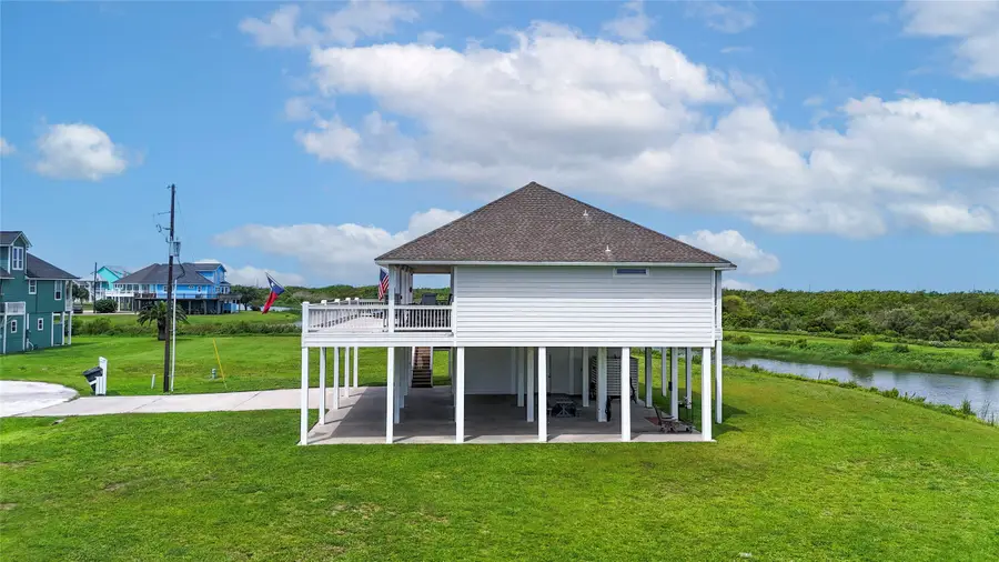 708 Cameron Circle, Crystal Beach, TX 77650 - #2