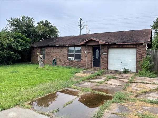 727 W 12th Street, Freeport, TX 77541
