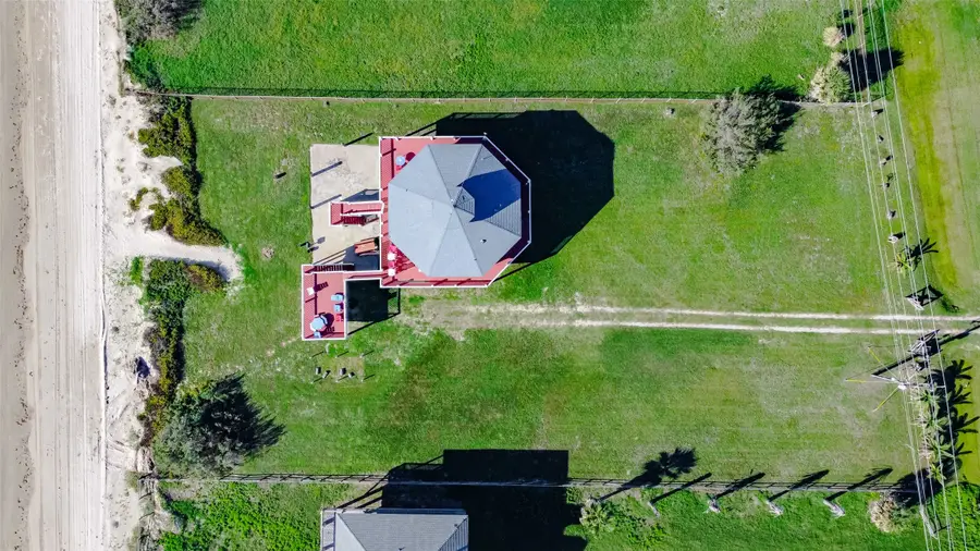 000 Hwy 87, Gilchrist, TX 77617 - #2