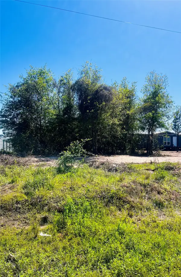 1942 County Road 3542, Cleveland, TX 77327